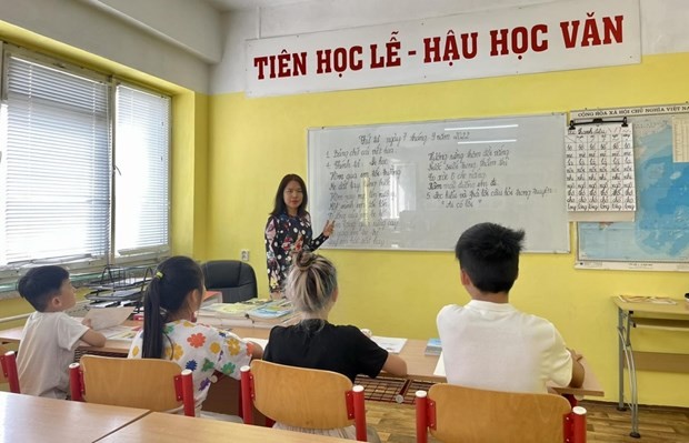 Après 20 ans de fonctionnement, le centre a aidé plus de 2 000 jeunes tchèque d’origine vietnamienne à apprendre leur langue maternelle. Photo: Vov.vn
