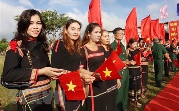Habitants du village Ciet, commune d'Ea Tieu, district de Cu Kuin, province de Dak Lak, lors de la Journée de la grande union nationale 2022. Photo: VNA