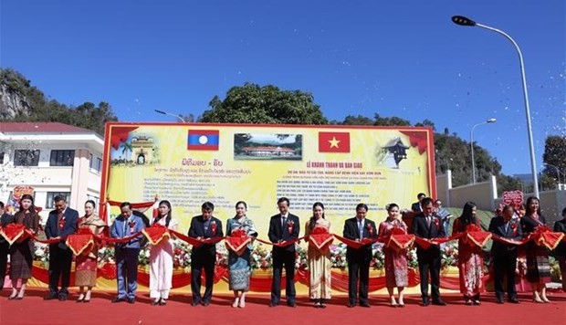 Lors de la cérémonie d’inauguration et de remise de l'hôpital modernisé de Xaisomboun. Photo : VNA.