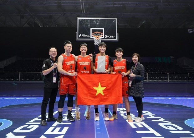 Thang Long Warriors sont devenus les champions du phygital basket-ball lors des Jeux du Futur 2024 – Physical Basketball Invitational. Photo : Journal Kinh te do thi.