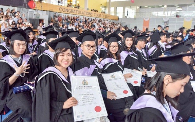 Des étudiants de l’Université RMIT du Vietnam le jour de la remise des diplômes. Photo : VGP.