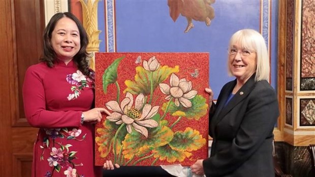 La Vice-Présidente vietnamienne Vo Thi Anh Xuân (à gauche) et la Présidente permanente du Sénat américain, Patty Murray. Photo : VNA.