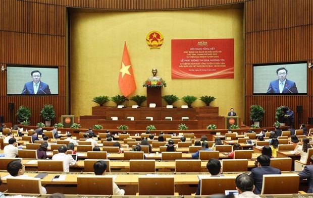 Vuong Dinh Huê exhorte à améliorer la qualité des activités des délégations parlementaires