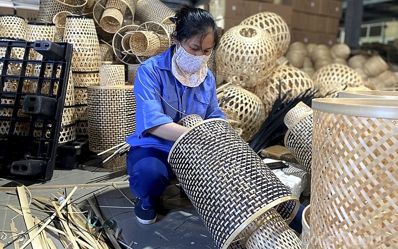 Les lanternes en bambou et rotin Duc Phong, reconnues comme produits 5 étoiles OCOP au niveau national. Photo : congthuong.