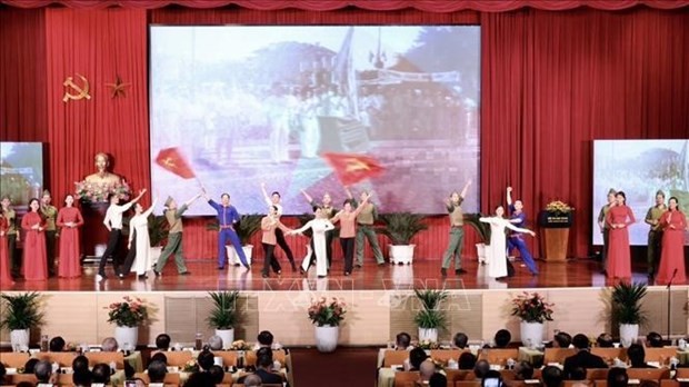 Lors de la cérémonie marquant le 70e anniversaire de la signature de l’Accord de Genève sur la cessation des hostilités au Vietnam, à Hanoi, 25 avril. Photo : VNA