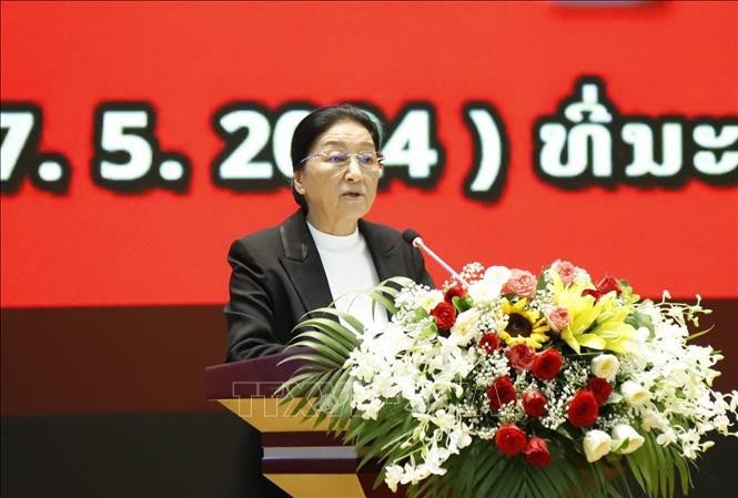 La vice-présidente lao Pany Yathotou prend la parole lors de la célébration. Photo : VNA.