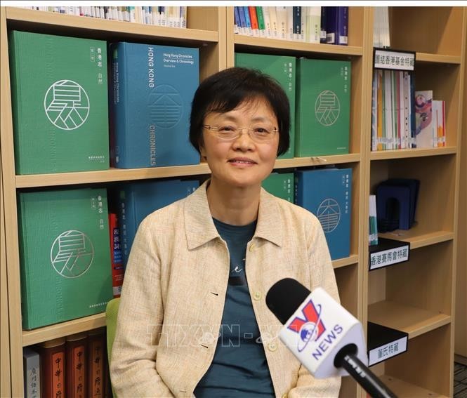 La Dr. Sun Wenbin, directrice du Centre des chroniques de Hong Kong. Photo : VNA.