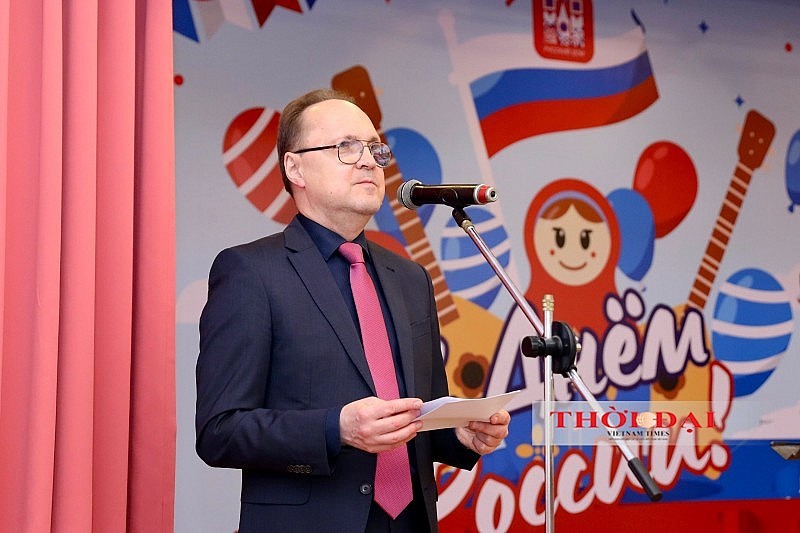 L’ambassadeur de Russie au Vietnam, Gennady Stepanovich Bezdetko, prend la parole lors de l’événement. Photo : thoidai.com.vn