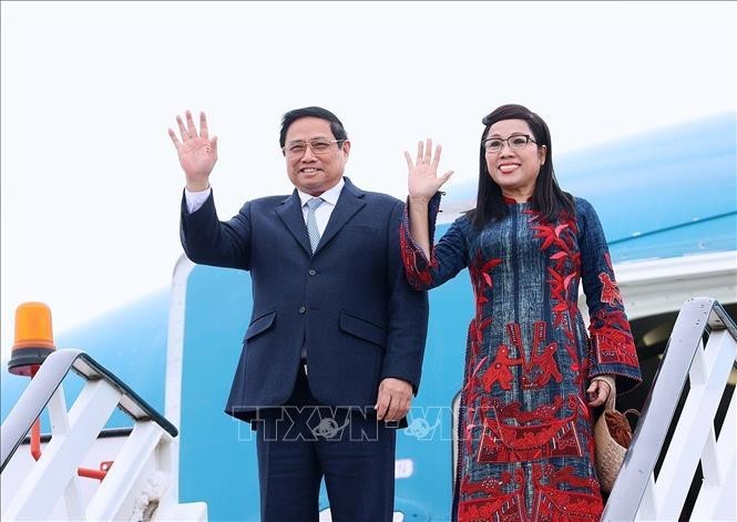 Le Premier ministre Pham Minh Chinh et son épouse. Photo : VNA.
