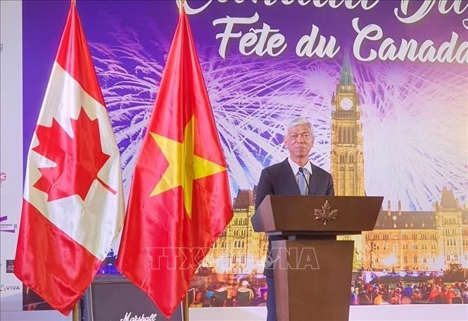 Le vice-président du Comité populaire de Hô Chi Minh-Ville, Vo Van Hoan, à la cérémonie marquant la Fête du Canada. Photo : VNA.