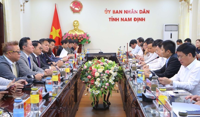 Rencontre de travail entre la délégation de parlementaires et d'entreprises japonais et les autorités de la province de Nam Dinh. Photo: VNA