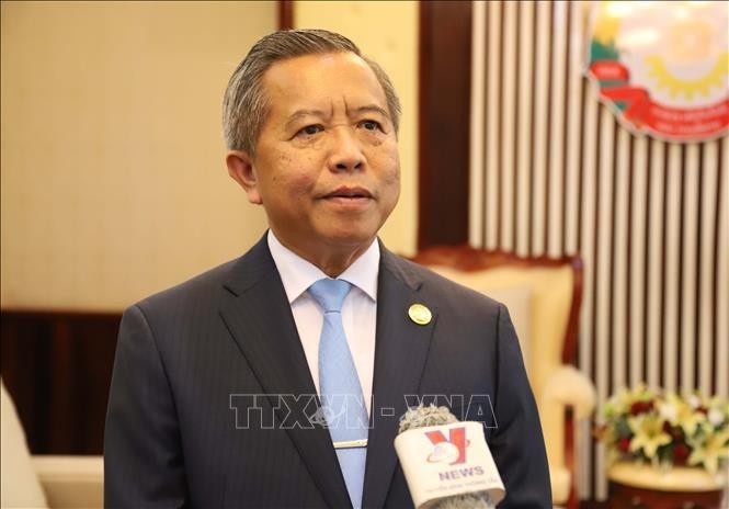 Le ministre lao des Technologies et des Médias, du président de l'Association d'amitié Laos-Vietnam, académicien, professeur Dr. Boviengkham Vongdara. Photo : VNA.