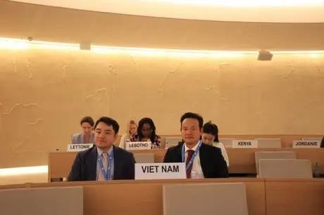 Le Conseil des droits de l'homme des Nations Unies a adopté 25 Résolutions à l'issue de sa 56e session ordinaire à Genève, dont une sur le changement climatique et les droits de l'homme rédigée et proposée par le Vietnam, le Bangladesh et le Philippines. Photo : VNA.