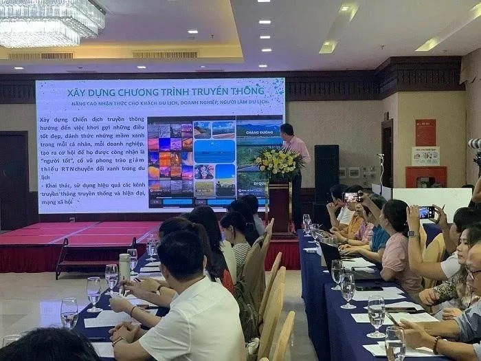 Séminaire sur le Plan d’action pour réduire les déchets plastiques dans le secteur du tourisme. Photo : VietnamTravel.