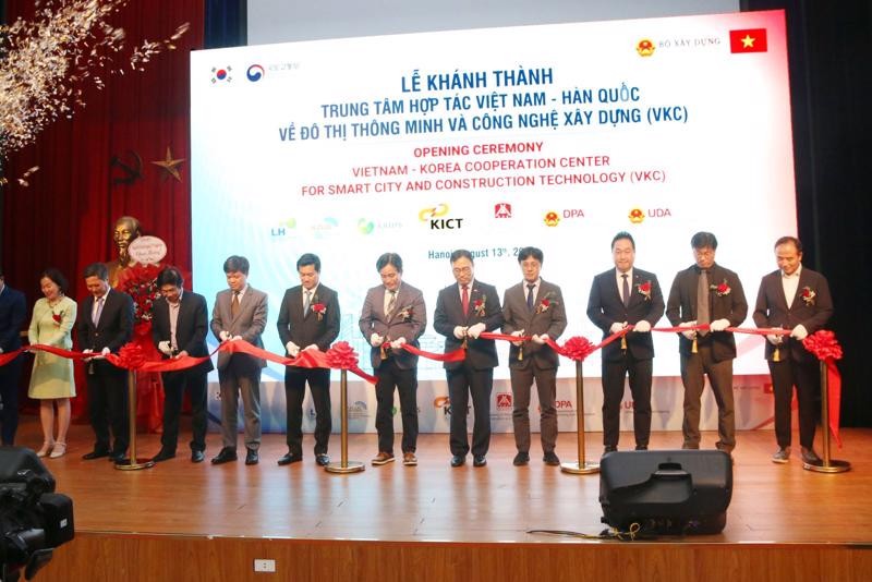 La cérémonie d’inauguration du Centre de coopération Vietnam-République de Corée pour les villes intelligentes et les technologies de construction. Photo : VNE.