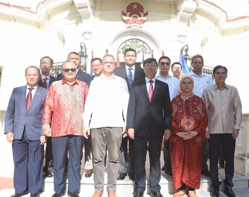 Le Comité de l'ASEAN à Cuba a organisé le 20 août une cérémonie de levée du drapeau marquant le 57e anniversaire de la fondation du bloc régional. Photo : VNA/CVN.