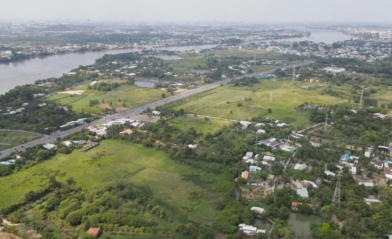 Vue aérienne de l'île de Hiep Hoa, où le projet de zone urbaine d'une valeur de plus de 72,2 billions de VND sera mis en œuvre. Source : VNA.