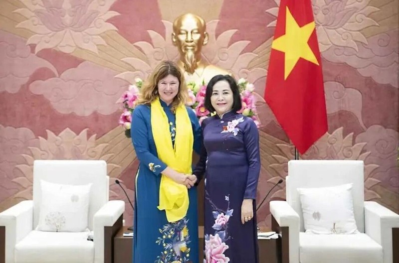 La vice-présidente de l'Assemblée nationale (AN) du Vietnam, Nguyên Thi Thanh (droite), et la représentante de l'UNICEF au Vietnam, Silvia Danailov. Photo : VNA/CVN 