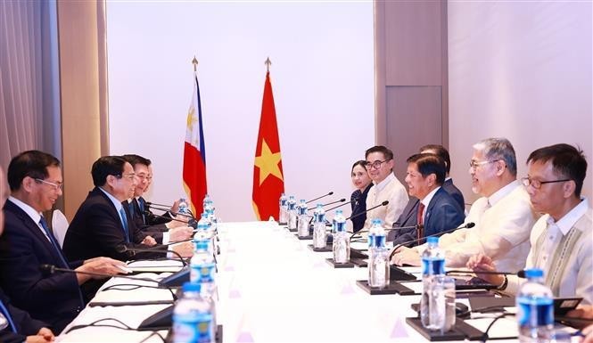 Le Premier ministre vietnamien Pham Minh Chinh rencontre le président philippin Ferdinand Romualdez Marcos Jr. Photo : VNA.