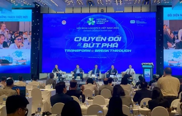 La conférence sur la logistique au Vietnam 2024, ayant pour thème « Transformation pour explosion », s’est tenue à Hô Chi Minh-Ville le 31 octobre. Photo : congthuong.vn