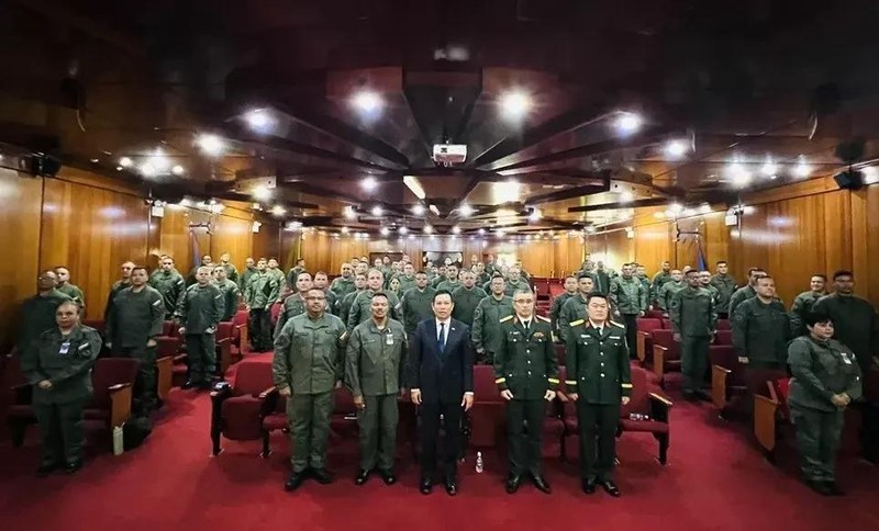 Délégués au débat. Photo : ambassade du Vietnam au Venezuela.