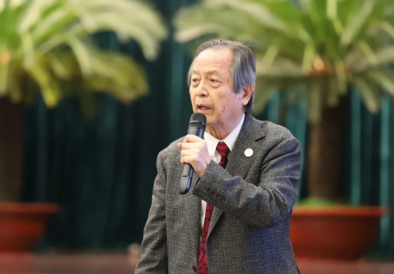 Le professeur Dang Luong Mo a proposé des idées pour attirer les talents de la communauté vietnamienne à l'étranger. Photo : BPL.