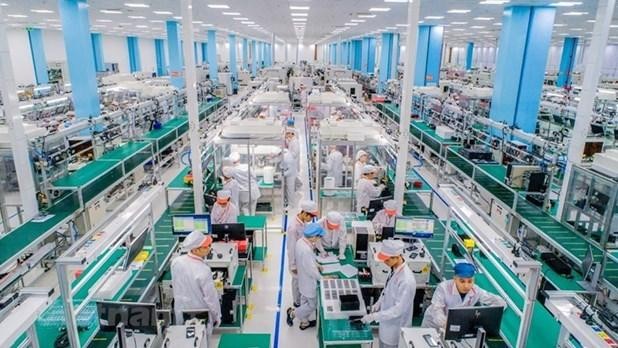 Une usine de smartphones au Vietnam. Photo: VNA