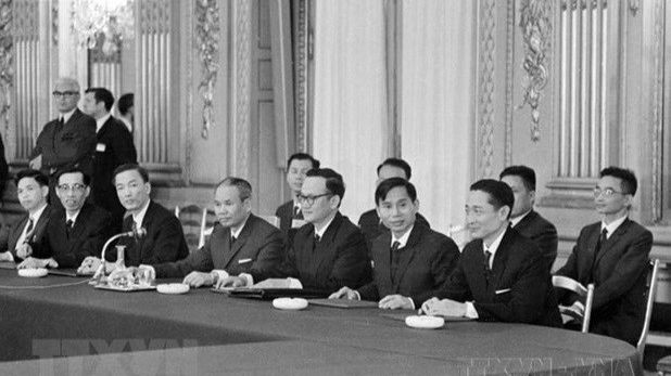 La délégation de la République démocratique du Vietnam, conduite par le ministre Xuan Thuy, a participé à la "Conférence sur la paix au Vietnam" à Paris le 13 mai 1968. Photo: VNA