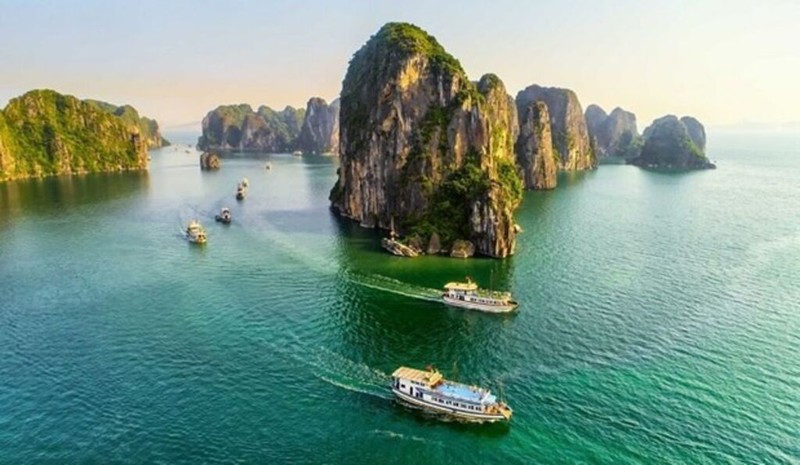La baie de Ha Long, province de Quang Ninh (au Nord-Est du Vietnam), destionation de choix des touristes tant vietnamiens qu'étrangers. Photo : VNA.