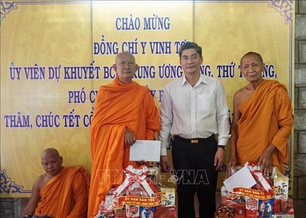 Le Comité des affaires ethniques adresse ses vœux aux Khmers à An Giang. Photo : VNA 
