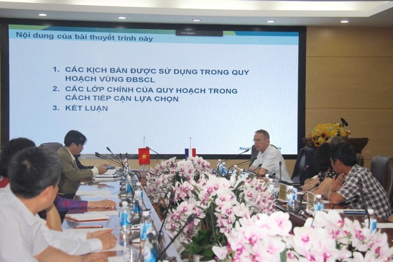 Lors du séminaire technique sur la coopération entre le Vietnam et les Pays-Bas dans l’irrigation et la prévention des catastrophes et du changement climatique .Photo: thoidai.com.vn