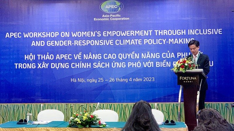 Le Khanh Luong, chef du Département de l'égalité des sexes relevant du ministère du Travail, des Invalides et des Affaires sociales, prend la parole. Photo : baoquocte
