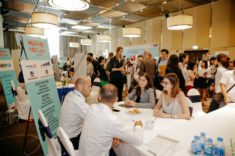 En 2022, le Salon du travail France - Vietnam a attiré la présence de près de 800 étudiants, jeunes diplômés francophones et jeunes professionnels demandeurs d’emploi. Photo: CCIFV