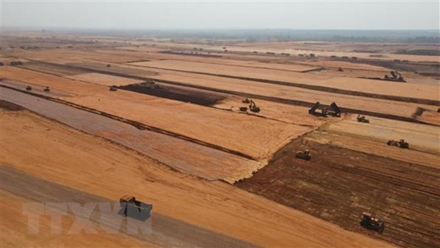 Nivellement du sol pour la construction de l'aéroport international de Long Thành. Photo : VNA.