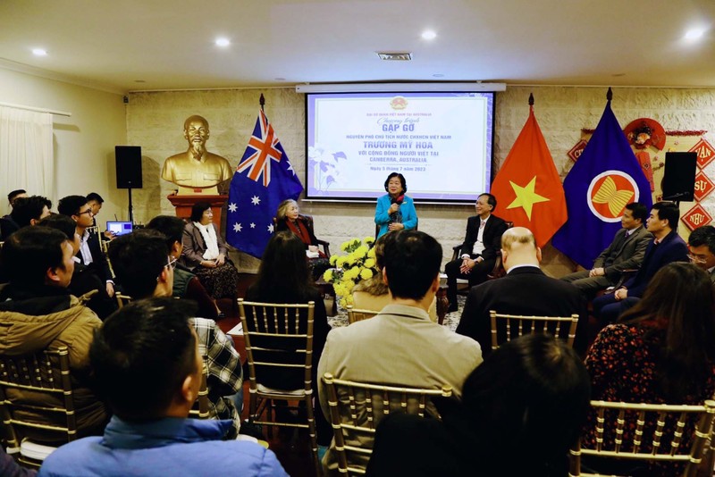 L’ancienne vice-présidente du Vietnam, Truong My Hoa, présidente du Fonds de bourses d'études Vu A Dinh et du Club « Pour Hoang Sa- Truong Sa bien-aimés », prend la parole. Photo: baoquocte