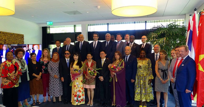 Lors de la cérémonie d’adieu pour l’ambassadeur du Vietnam aux Pays-Bas, Pham Viet Anh. Photo: baoquocte