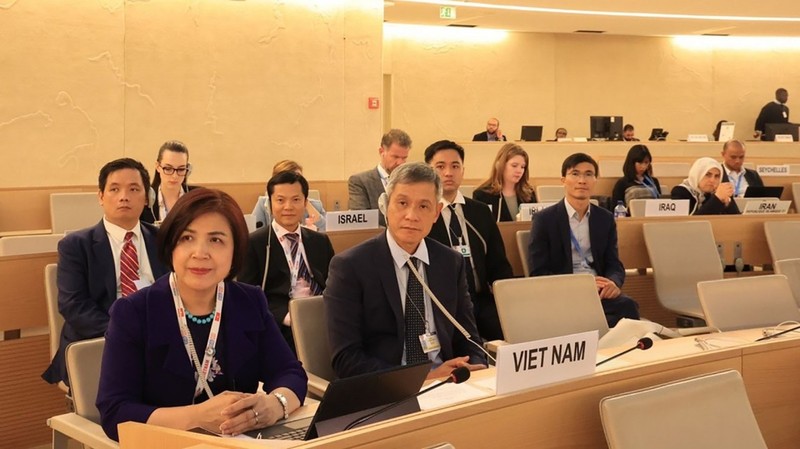 L’assistant du ministre des Affaires étrangères, Nguyen Minh Vu, chef de la délégation vietnamienne, a prononcé un discours important. Photo: VNA