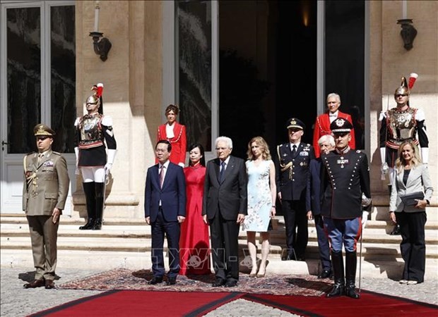 Le Président italien, Sergio Mattarella, a organisé une cérémonie d’au revoir en l’honneur de son homologue vietnamien, Vo Van Thuong, qui termine avec succès sa visite d’État en Italie. Photo : VNA.