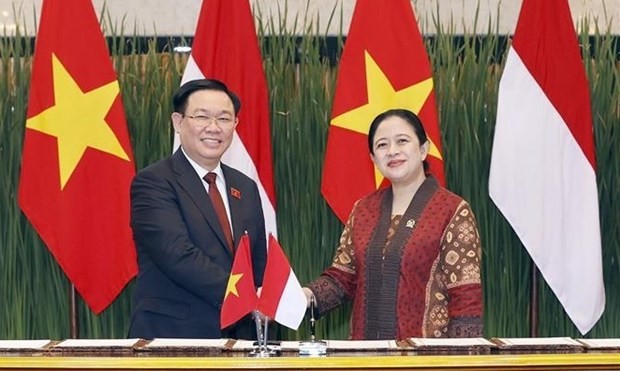 Le Président de l'Assemblée nationale (AN) du Vietnam, Vuong Dinh Huê et la Présidente du Conseil représentatif du Peuple d'Indonésie Puan Maharani. Photo : VNA.
