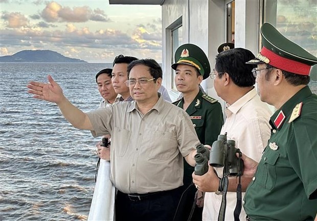 Le Premier ministre Pham Minh Chinh est allé inspecter à Cà Mau. Photo : VNA.