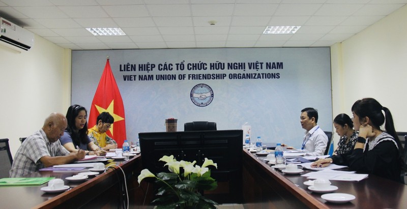 Lors de la rencontre entre Dong Huy Cuong, secrétaire général du Comité de paix du Vietnam, et Miyuki Sakuma, présidente de l’Association d’amitié Japon-Vietnam de Hiroshima. Photo: thoidai