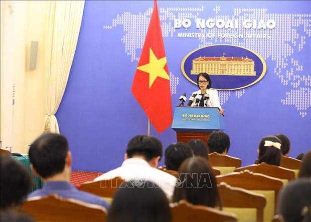 Mme Pham Thu Hang, porte-parole du Ministère vietnamien des Affaires étrangères, à la conférence de presse périodique tenue le 14 septembre à Hanoï. Photo : VNA.