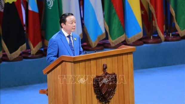 Le vice-Premier ministre Tran Hong Ha prend la parole lors de la séance de débat. Photo : VNA