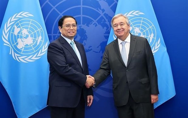 Le Premier ministre vietnamien, Pham Minh Chinh (à gauche) et le Secrétaire général de l'ONU, Antonio Guterres. Photo : VNA.