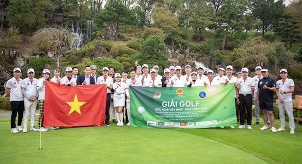 Des participants au tournoi d'amitié de golf Vietnam-Japon 2023. Photo: VNA