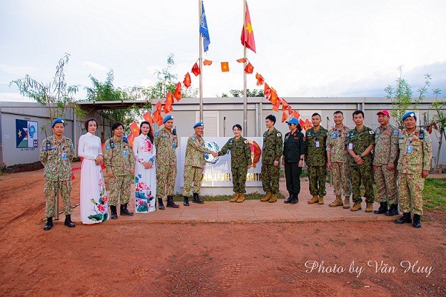 Rencontre des forces de maintien de la paix vietnamienne et japonaise au Soudan du Sud. Photo: baoquocte