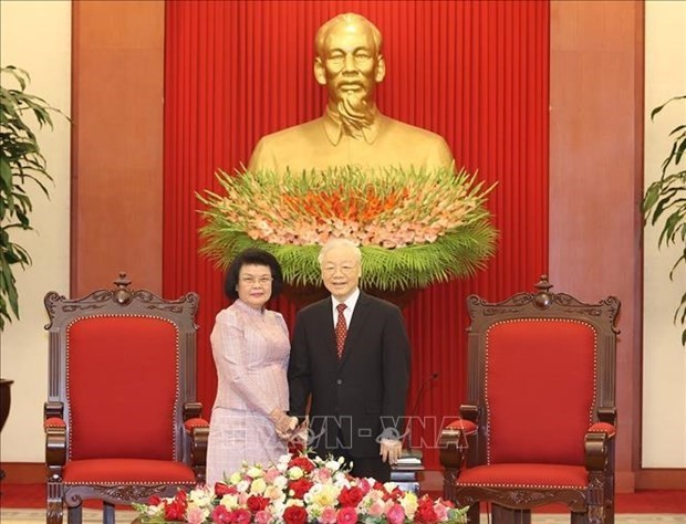 Le Secrétaire général du Parti communiste du Vietnam, Nguyên Phu Trong, et la Présidente de l'Assemblée nationale cambodgienne, Samdech Khuon Sudary. Photo : VNA. 