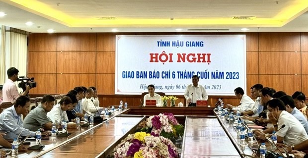 Le Comité populaire de Hâu Giang informe de l'organisation du Festival international du riz du Vietnam 2023. Photo : VNA.