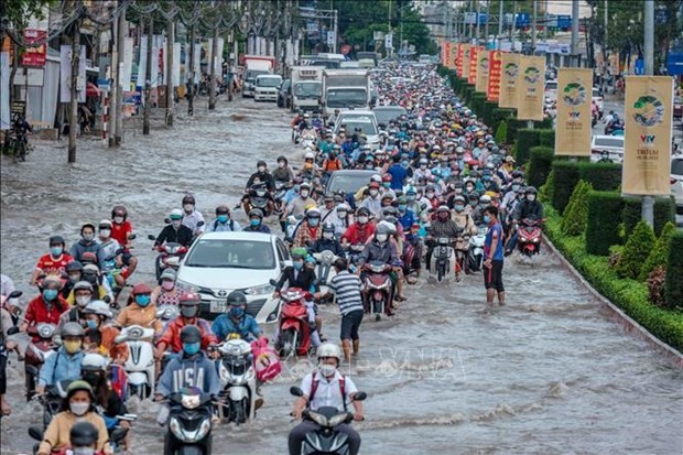 Sur la route Mâu Thân, dans l'arrondissement de Ninh Kiêu, ville de Cân Tho, en octobre 2022. Photo : VNA.