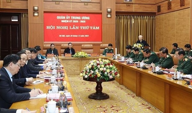 Le SG du PCV, Nguyên Phu Trong (au micro) préside la conférence de la Commission militaire centrale. Photo : VNA.